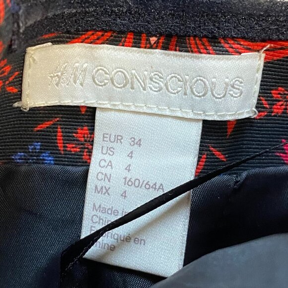 H&M Conscious Red Floral Strapless Romper Size 4 - Picture 2 of 10